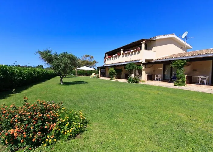Porto Giunco Residence