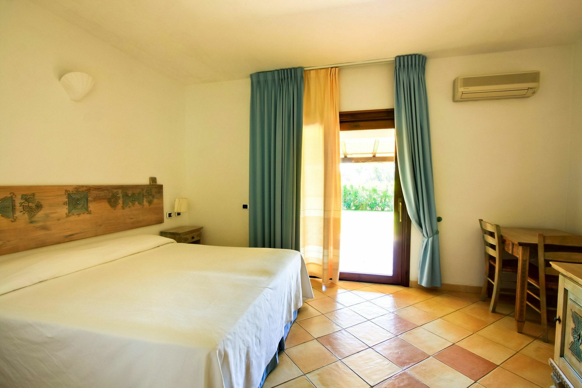 Porto Giunco Appart hôtel 2*