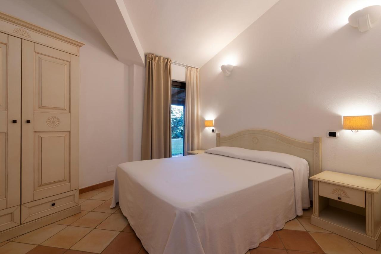 Porto Giunco Aparthotel 2*