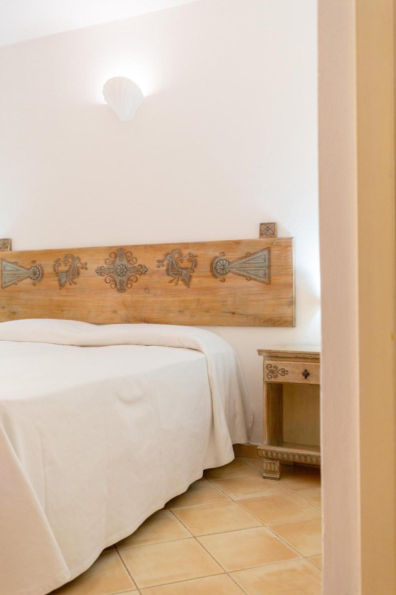 Porto Giunco Aparthotel 2*
