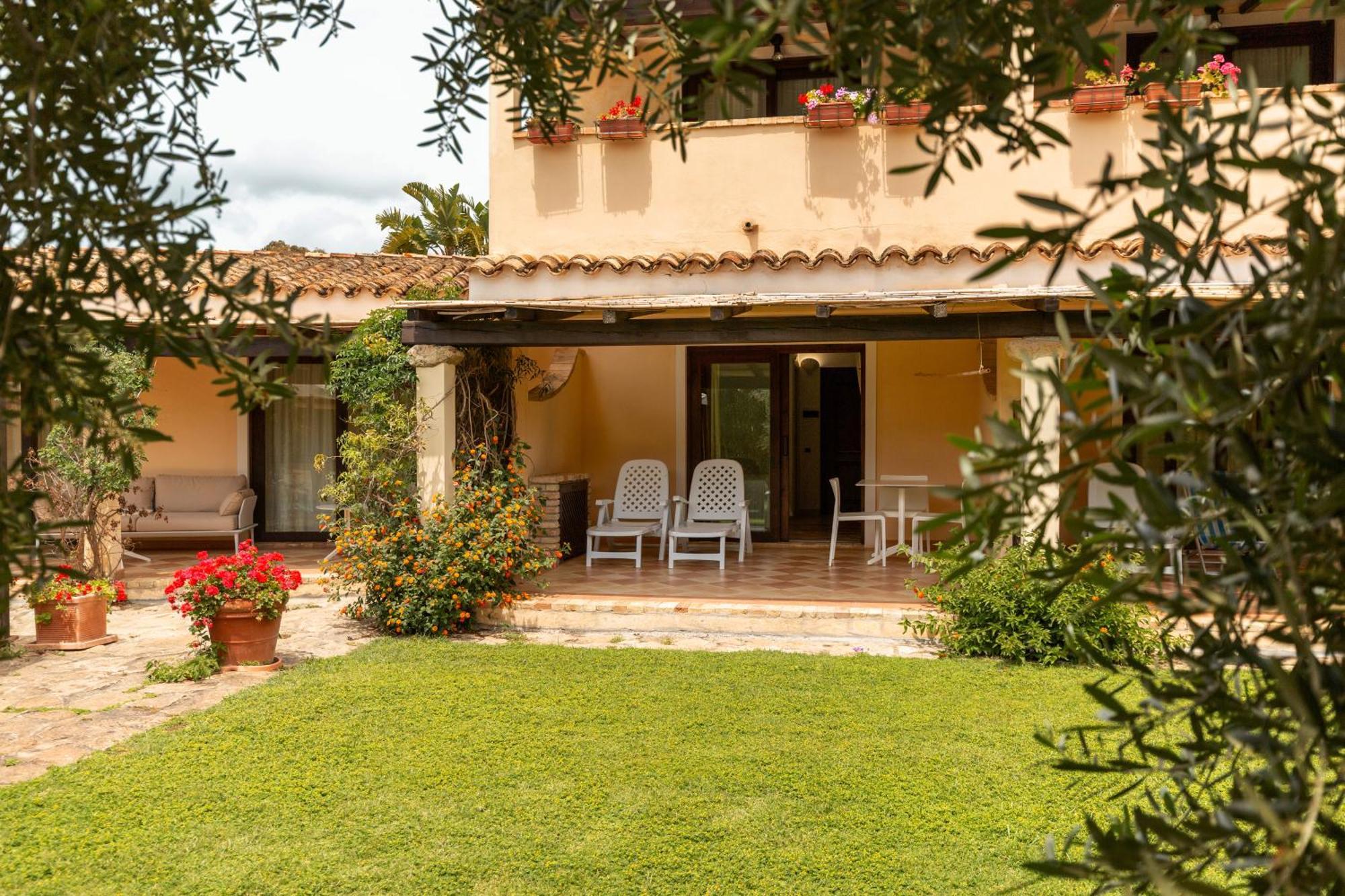 Porto Giunco Aparthotel Villasimius