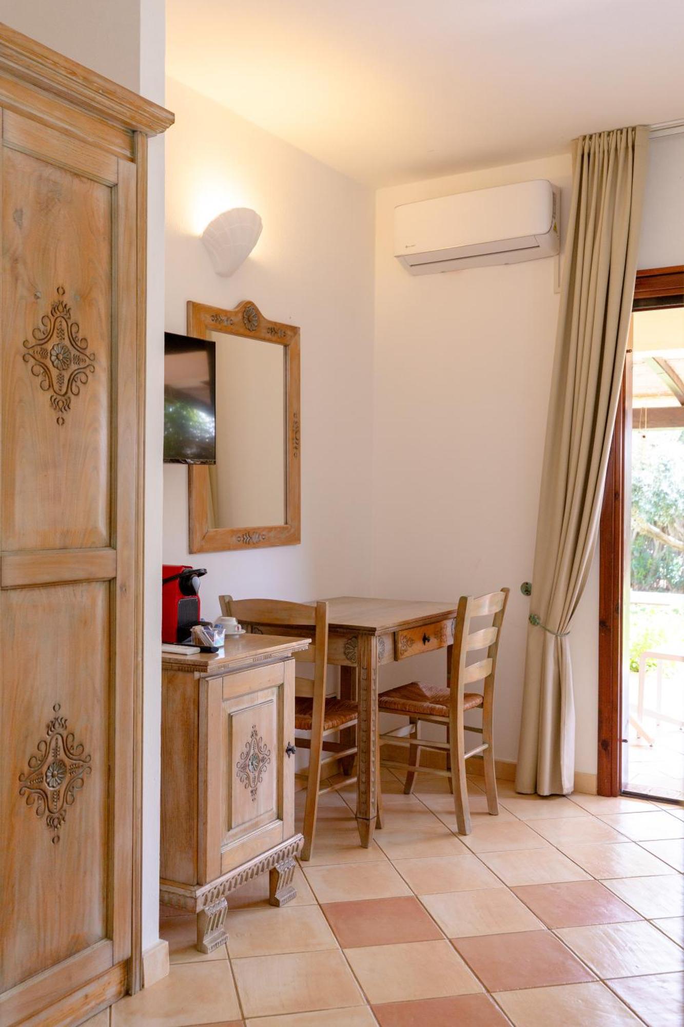 Porto Giunco Aparthotel Villasimius